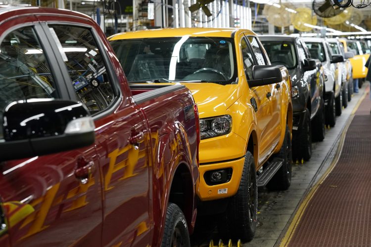 Tue. 11:31 a.m.: US manufacturing activity slows to 11-month low in December